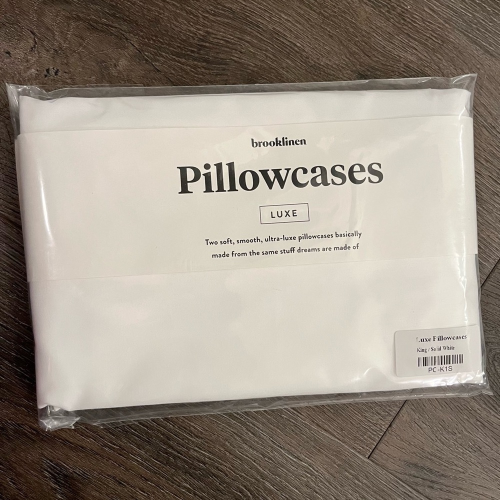 NWT Brooklinen Luxe Pillowcases (2) King / Solid White